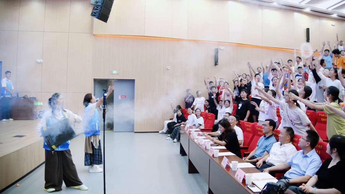 Compress_合肥高新区启动2025年全国科普月 博士[00_01_10][20250914-141032].jpg