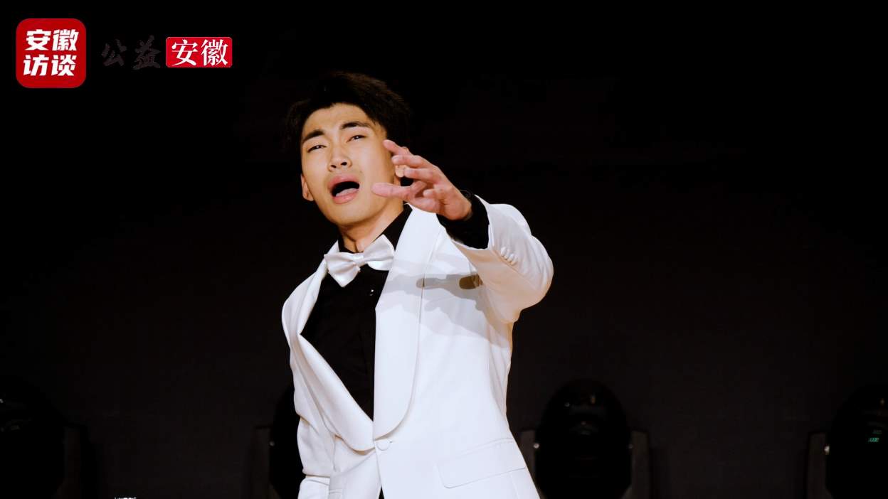 Compress_黄梓翔独唱音乐会圆满举行——中西合璧展声[00_00_58][20251217-214509].jpg